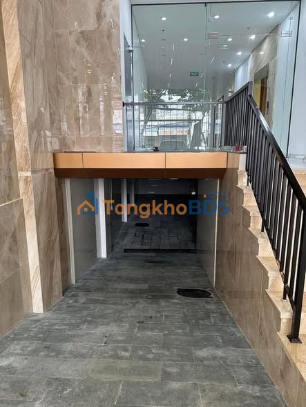 Cho thuê nhà 6 tầng MT Nguyễn Thị Minh Khai, Đà Nẵng - 123m², 65 triệu/tháng