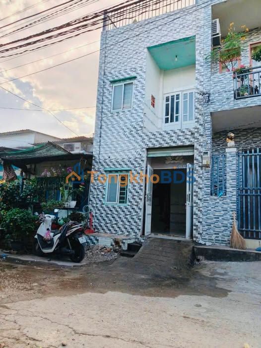 Nhà Mặt Tiền Hẻm 90m² P. Đông Hòa, Dĩ An - Giá Tốt, Kinh Doanh Ok