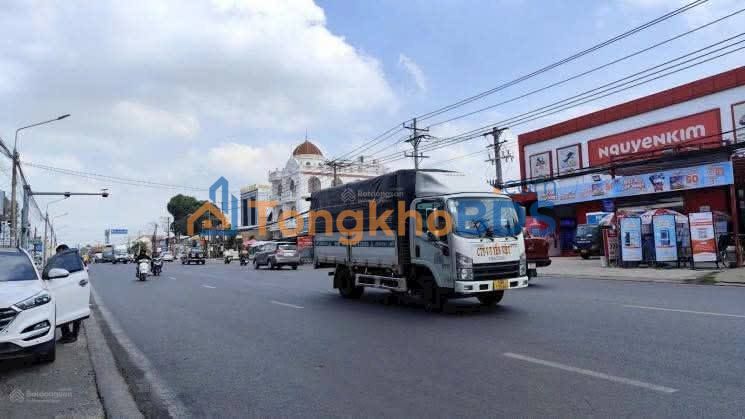 Mặt Tiền QL1A Hố Nai: Kinh Doanh Sầm Uất, 500m² Thổ Cư, Giá 14 Tỷ