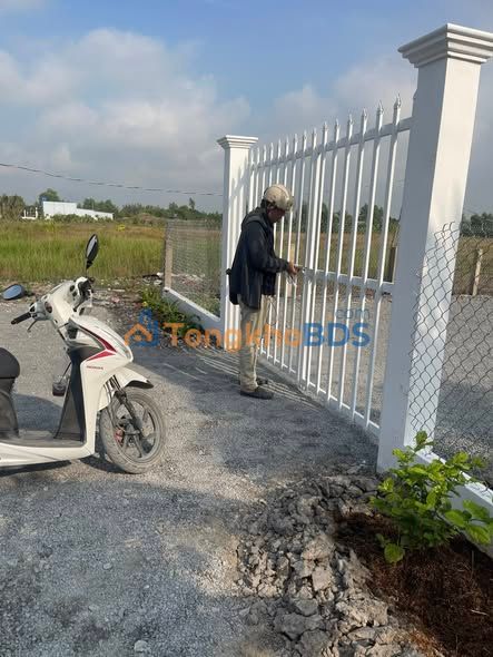 Bán Gấp Nhà Vườn Long An 1000m² - Giá 1.49 Tỷ Có Ao Cá