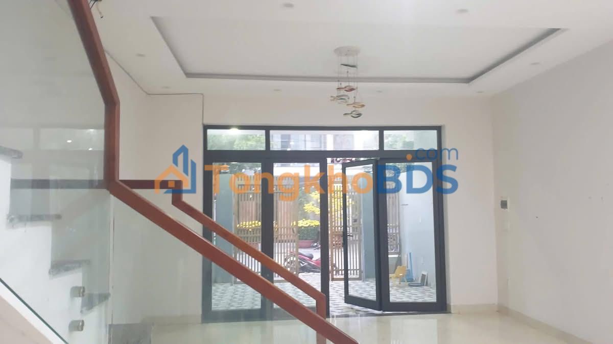 Cho thuê nhà 2 tầng MT Phan Văn Trị, Cẩm Lệ - 100m², 3PN, 12tr/tháng