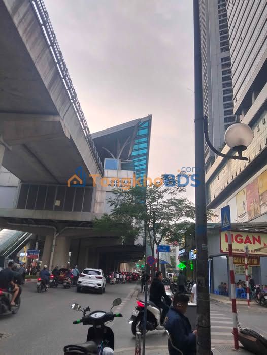 Nhà Phố Chùa Hà 136m² - Ngõ Rộng, Ô Tô 5m, Giá 29 Tỷ