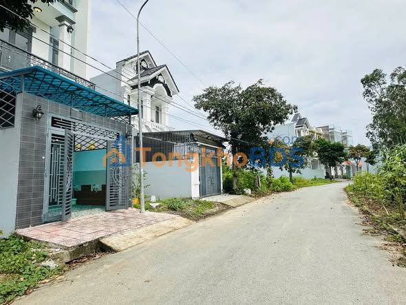 Nhà 2 Lầu Sổ Hồng Riêng - Ngay Chợ Long Thượng, Cần Giuộc - 5PN Giá 3.4 Tỷ