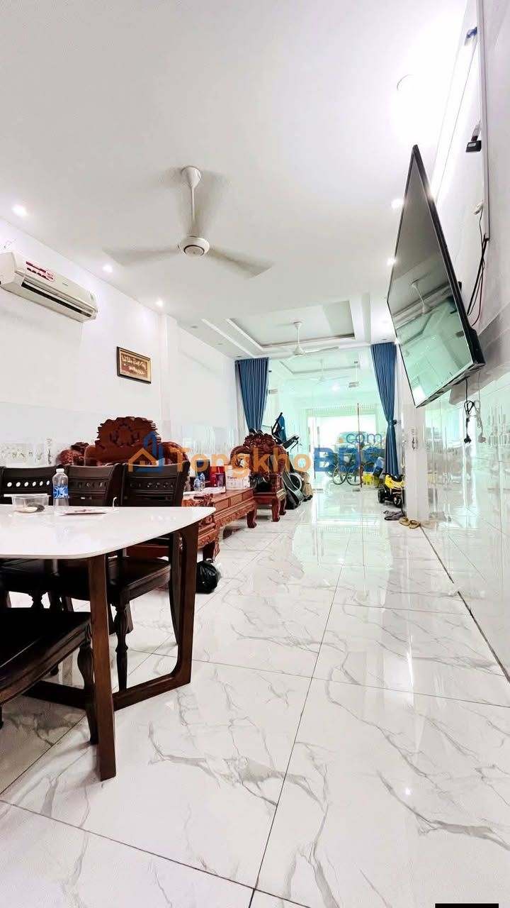 Nhà Mặt Tiền Tân Xuân 2, Hóc Môn - 101m² BTCT, 3 Tầng, Ở Ngay
