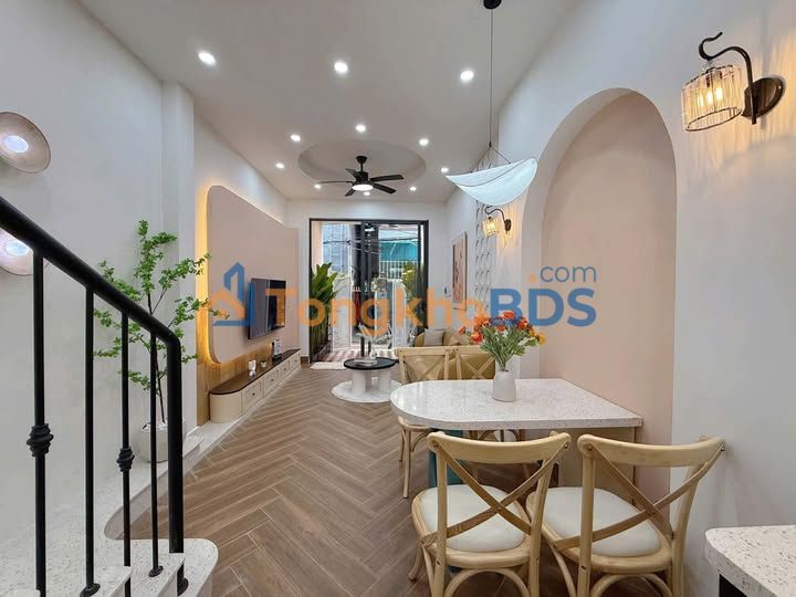 Bán Nhà 5 Tầng Đỗ Xuân Hợp, Sơn Trà - 100m² View Sông Hàn, Sát Biển Mỹ Khê