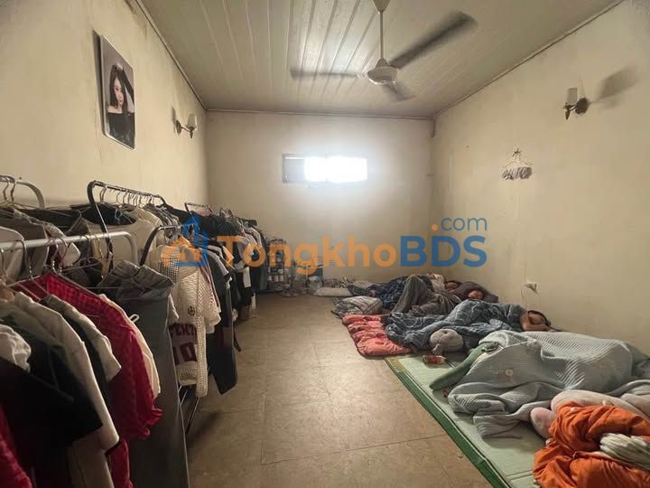 Nhà Phùng Hưng Hoàn Kiếm 54m² giá 6 tỷ - Chính chủ sơn mới