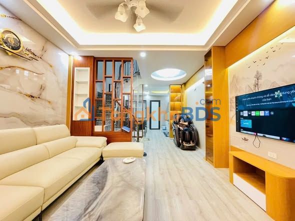 Nhà Phố 47m² 5 Tầng Ngay Ngã Tư Sở - 9 Tỷ