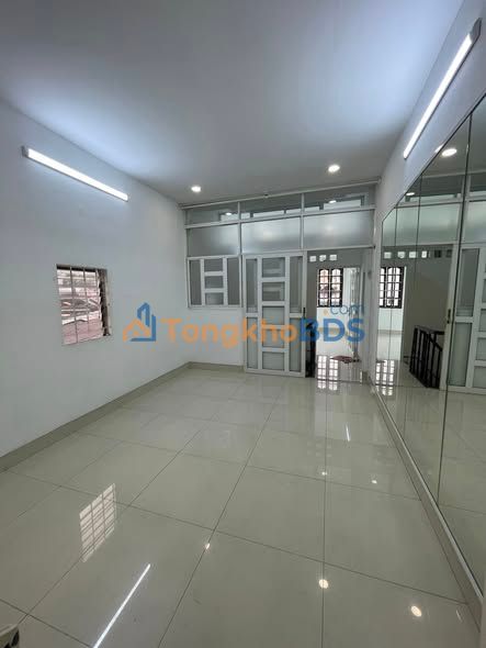 Nhà Lạc Long Quân Q11 32m² 6 tỷ - Sẵn sàng ở ngay