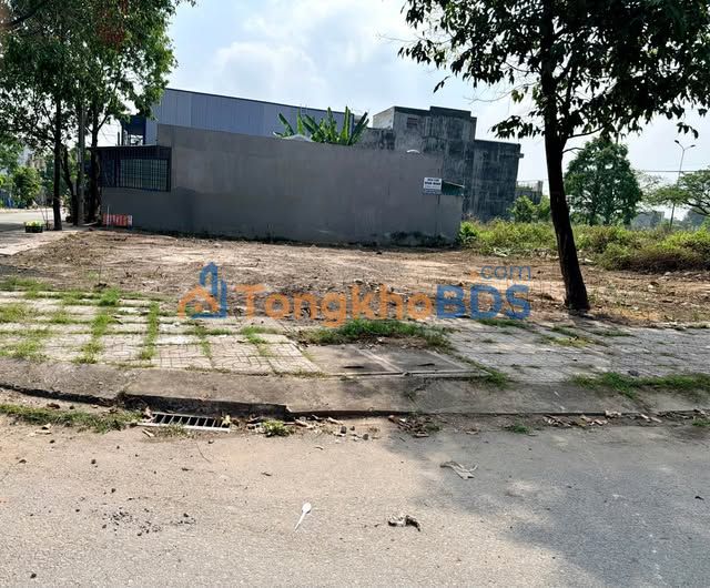 Bán Đất Góc Lavender, Biên Hòa 147m² Giá 3.3 Tỷ - Dân Cư Đông Đúc