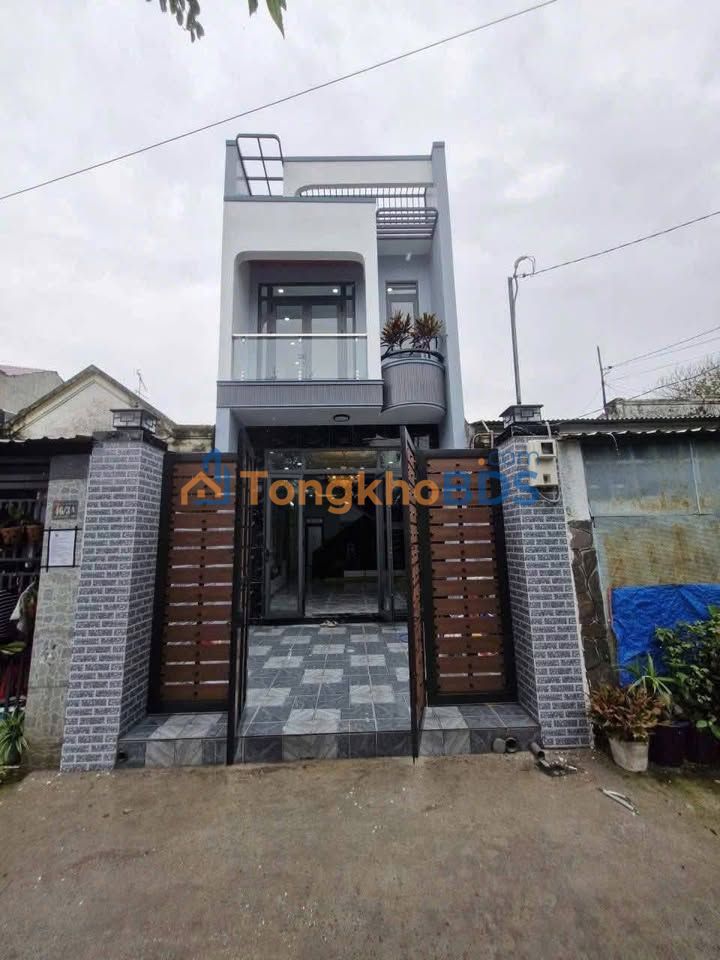 Nhà SHR Hóc Môn 79m² - Hoàn thiện cao cấp, Giá 4.5 tỷ