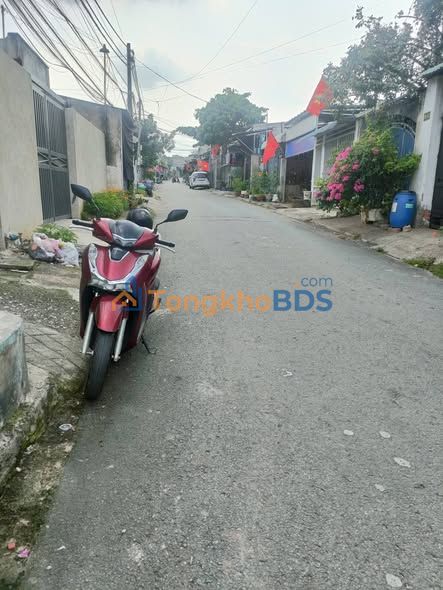 Nhà Kinh Doanh Mặt Tiền Đường Nhựa Dĩ An 100m² Giá 1.55 Tỷ