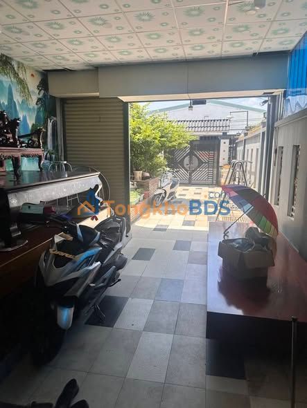 Nhà Mặt Tiền Kinh Doanh 200m² Phạm Thị Giây, Hóc Môn - Giá 10.8 Tỷ