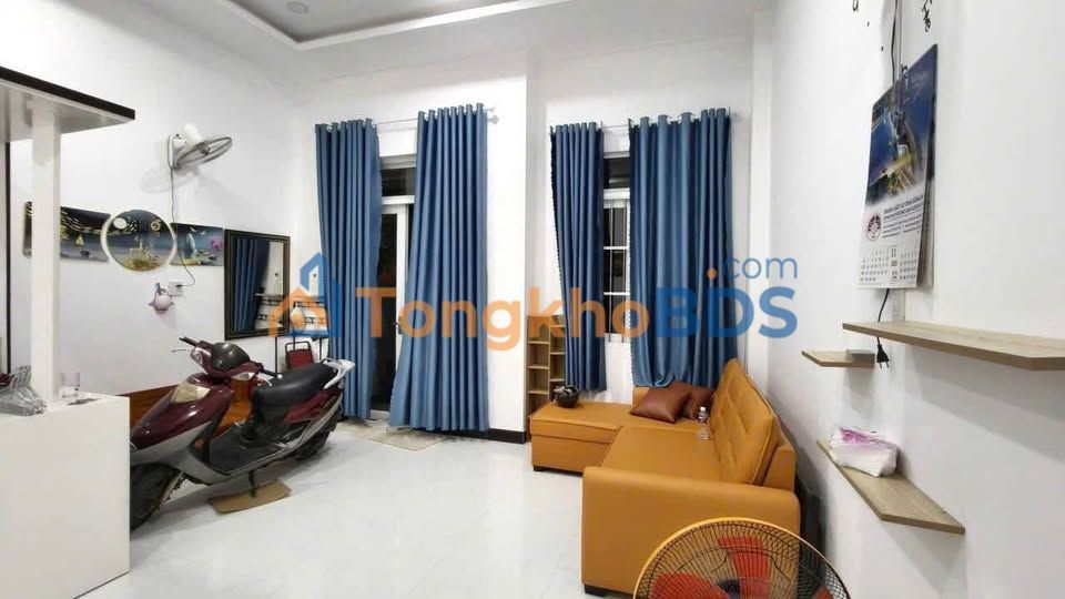 Nhà 100m² Hàm Thắng - Giá Lỗ Sập Hầm, Ô Tô Đỗ Cửa