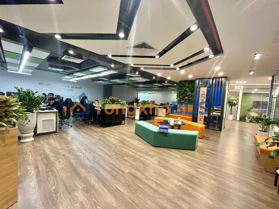 Cho thuê văn phòng 800m² Ngoại Giao Đoàn - Sẵn nội thất, sẵn sàng làm việc