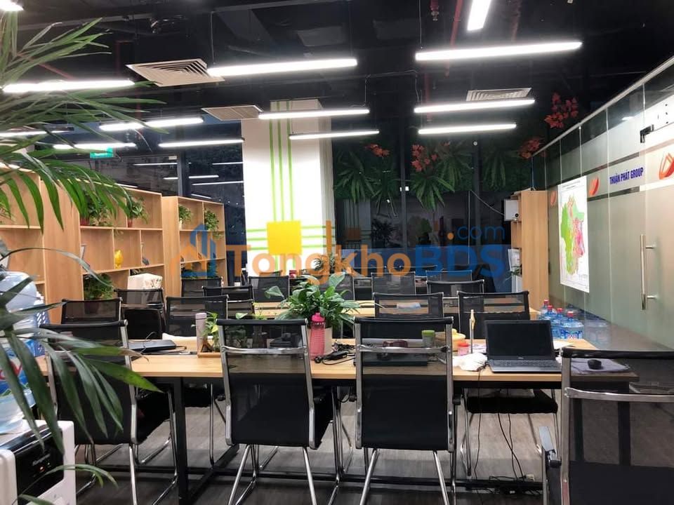 Cho thuê văn phòng 180m² mặt tiền Nguyễn Trãi, Thanh Xuân - Sẵn sàng vào làm