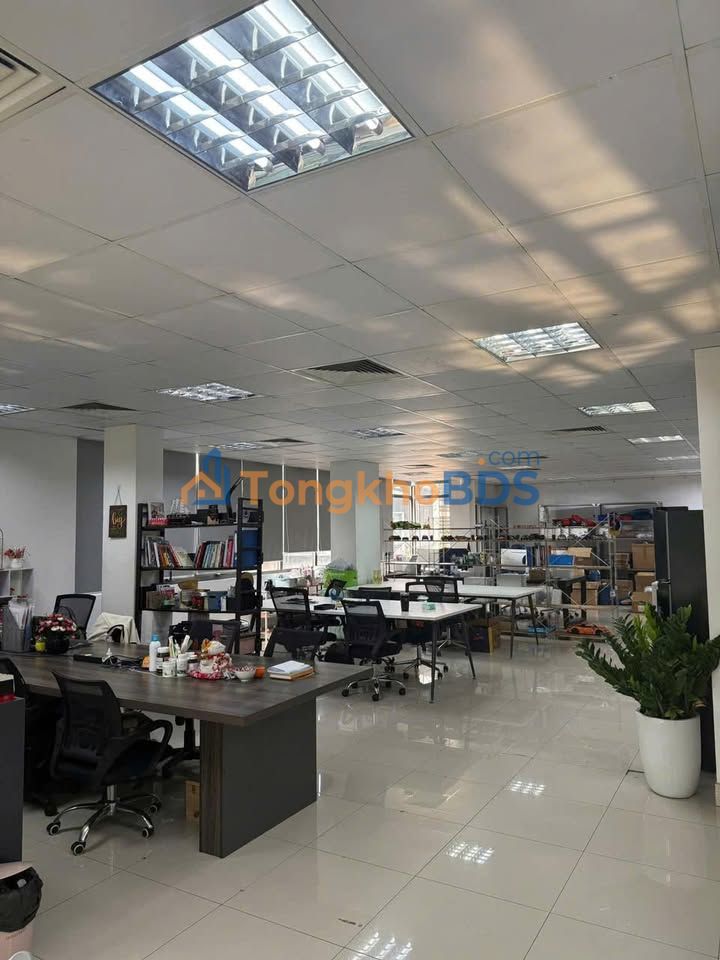 Cho thuê văn phòng mặt đường Khuất Duy Tiến, 40-70m², giá 8-12tr