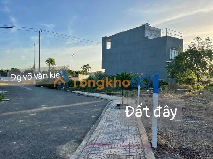 Nhà Mặt Tiền Phường Long Tâm, TP Bà Rịa - 100m² Sổ Hồng Sẵn Sàng