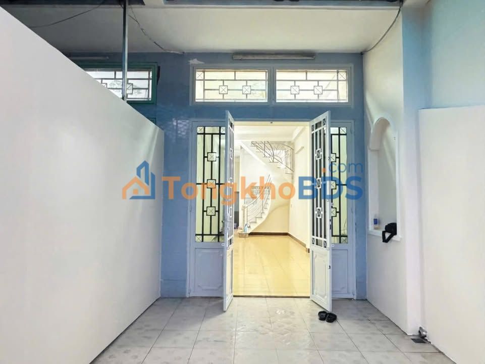 Nhà Hẻm Xe Hơi 64m² Đường Văn Cao, Tân Phú - 10 Triệu/Tháng