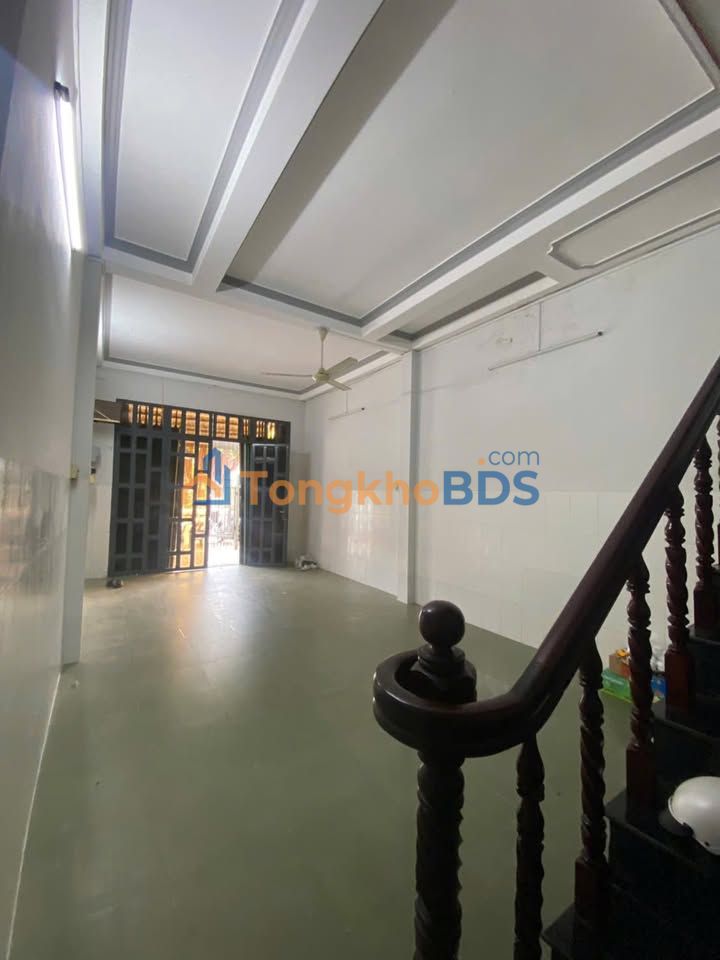 Nhà 3 Tầng Đường Công Viên Thụ Phán Sao Mai, Long Xuyên - Giá 8 Triệu/Tháng