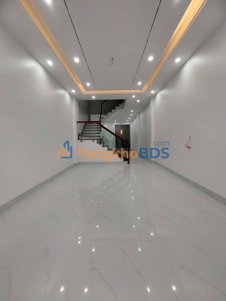 Bán Nhà 4 Tầng Mặt Đường Phan Huy Ích, Nam Định - 72m², 4.75 Tỷ