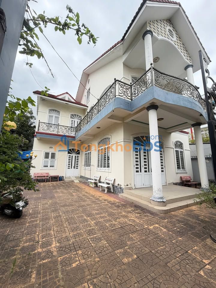 Cho thuê Biệt thự sân vườn 400m² đường 3/2, Cần Thơ - Nội thất đầy đủ