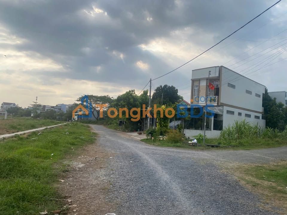 Bán Đất Lô Góc Vĩnh Long 100m² Gần TTHC Phường 9 - 2.2 Tỷ