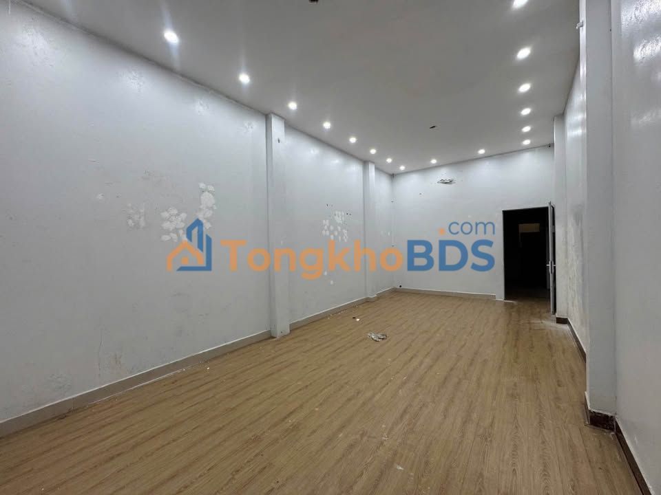 Cho thuê nhà mặt tiền Lê Thánh Tông, TP. Thanh Hóa - 100m², kinh doanh sầm uất