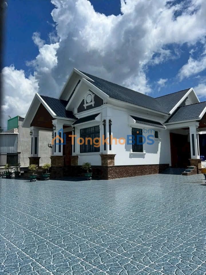 Bán Gấp Biệt Thự Vườn 1370m² Bến Tre - Giá 3 Tỷ