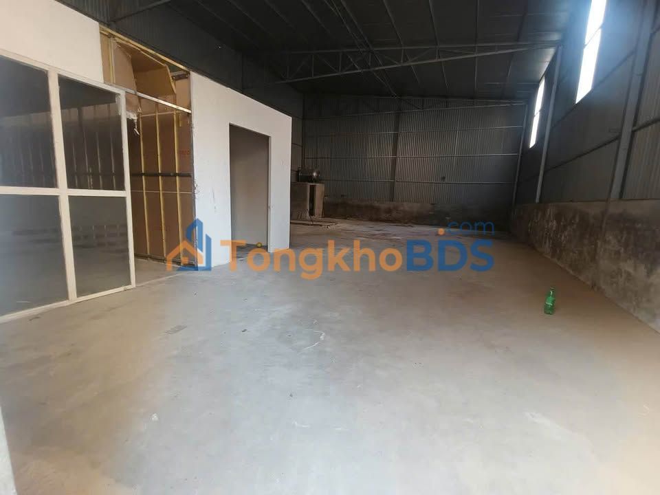 Cho thuê kho xưởng 260m² mặt tiền 10m tại Phúc Diễn, Nam Từ Liêm - Sẵn sàng hoạt động