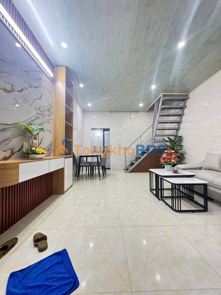 Nhà Phố Trần Nguyên Hãn - 26m² x 2 Tầng, Sân Rộng 60m², 1.63 Tỷ