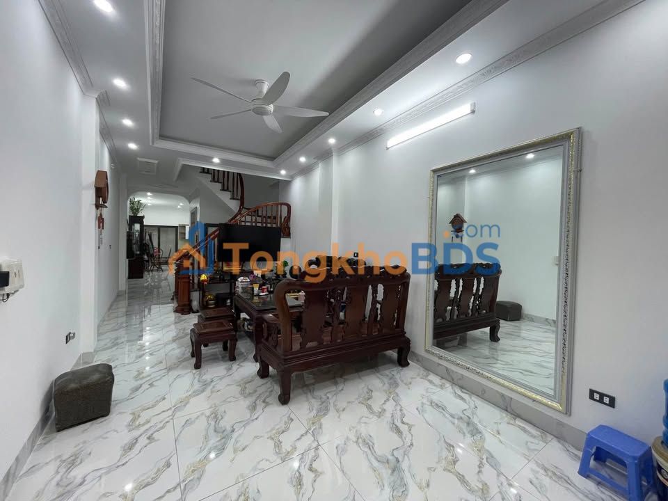 Nhà 74m² Việt Hưng, Long Biên - 5 Tầng Thang Máy, 2 Thoáng - Giá Hơn 11 Tỷ