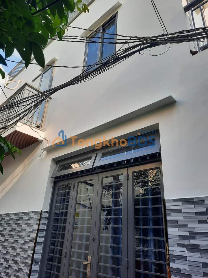 Nhà Đẹp Lạc Long Quân, Tân Bình - 40m², 3PN, 3 Tầng, Giá 3.9 Tỷ TL