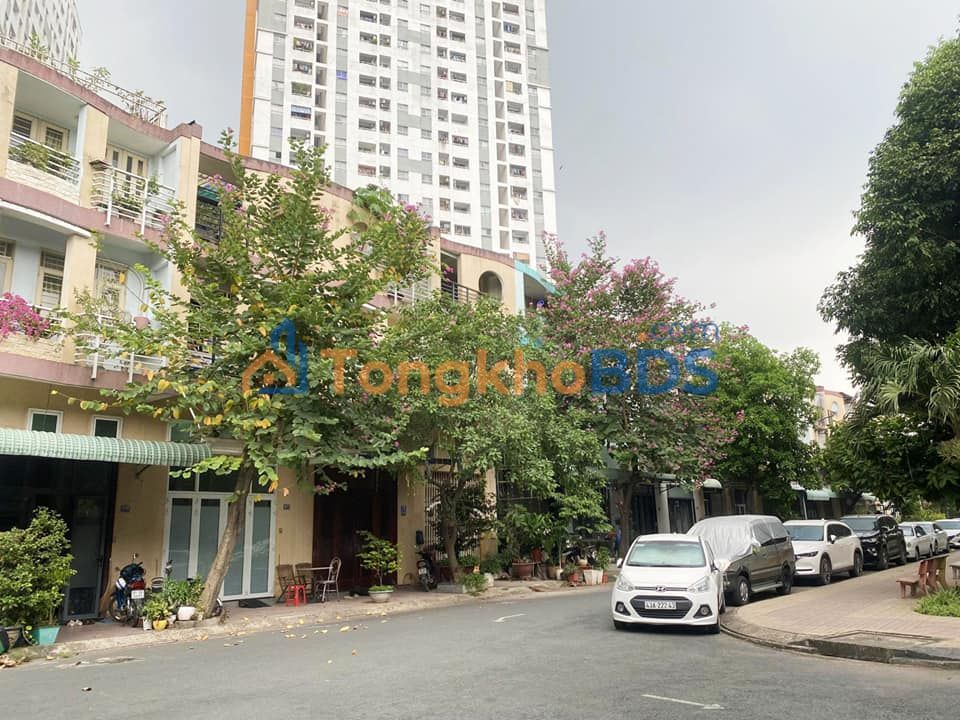 Nhà 3 Tầng 70m² Đường 8m Linh Tây Thủ Đức - Giá 4.8 Tỷ