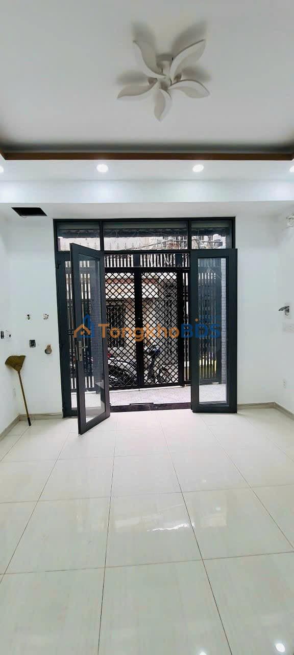 Nhà Cho Thuê Phường 4 Quận 8 - 3 Lầu, 2PN, Hẻm Thoáng