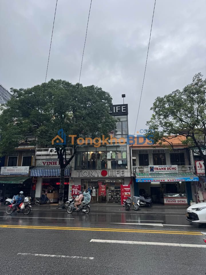 Nhà 3 Tầng Mặt Tiền Hùng Vương, TP Huế - Đối Diện Chợ An Cựu, 93m²