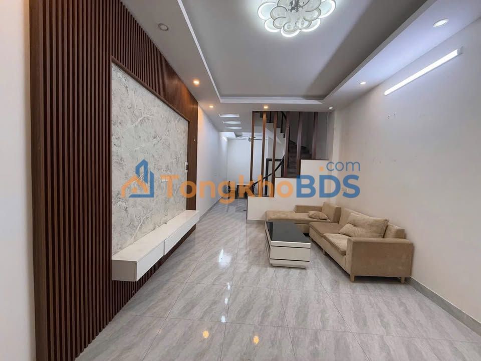 Cho thuê nhà 162m² 5 tầng full nội thất cơ bản, Ngõ 276 Đại Từ, Hoàng Mai