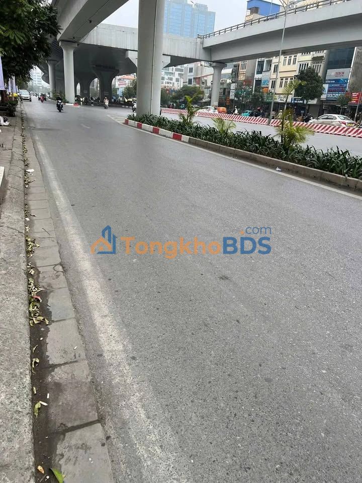 Cho thuê nhà mặt phố Trường Chinh, Đống Đa - 200m² - Kinh doanh đa ngành nghề