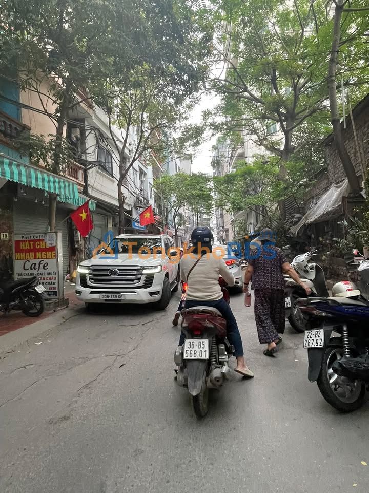 Nhà Mặt Tiền Kinh Doanh Xuân Thủy, Cầu Giấy - 70m², Lô Góc, Ô Tô Tránh