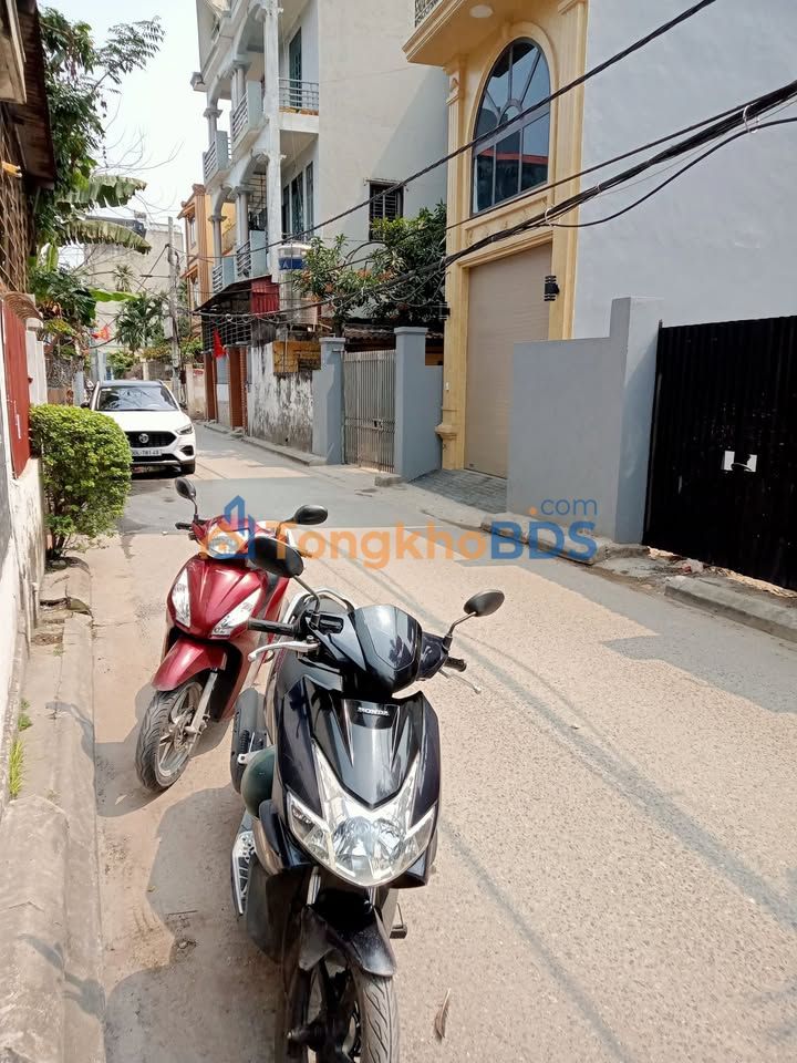 Nhà 7 Tầng Thang Máy Thạch Bàn 54m² - Giá 12.8 Tỷ