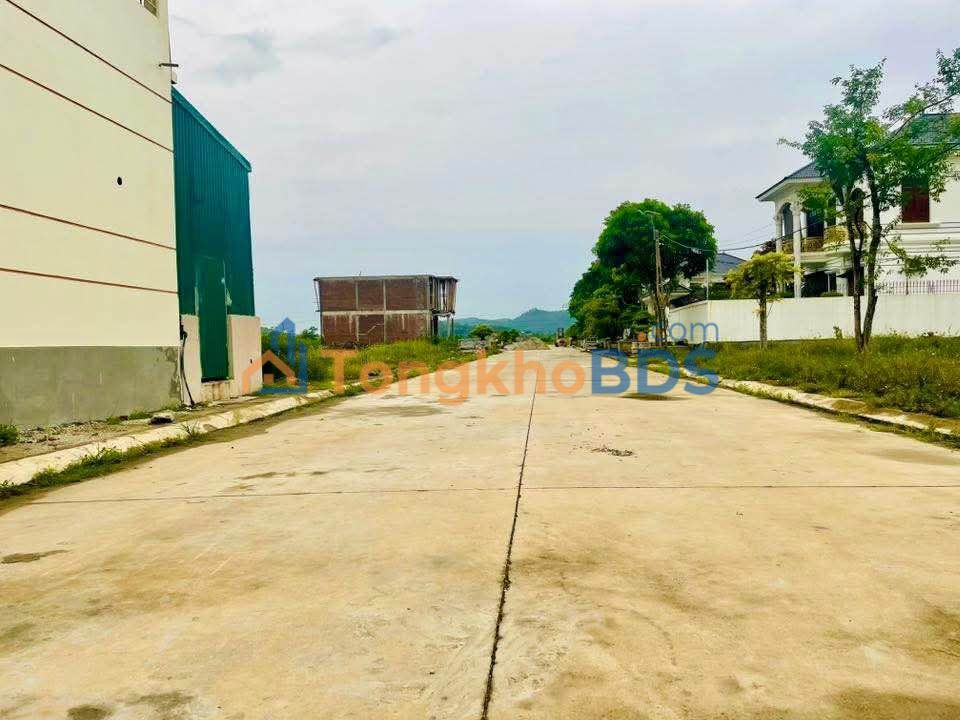 Đất Vàng Hà Trung 200m² - Sổ Đỏ Sẵn, Ngay Chợ Ruồi, Gần Trường Học