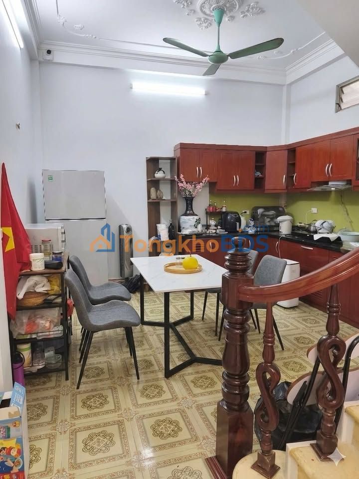 Nhà Lạc Long Quân - Võng Thị 50m² (5 Tầng) - Ở Ngay, Giá 15 Tỷ