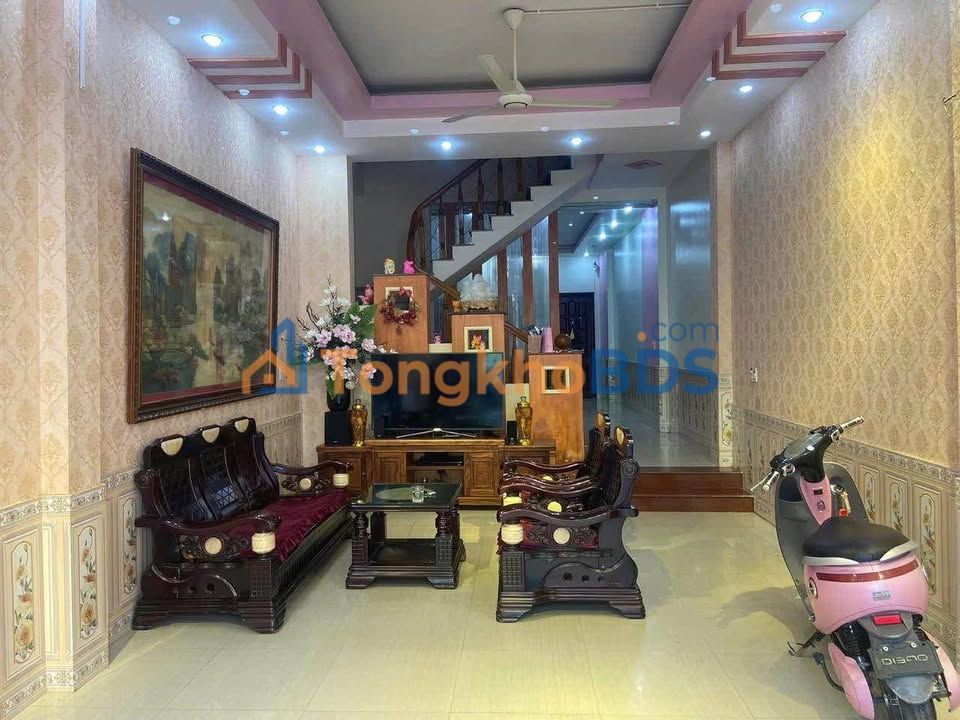 Nhà Phố Lê Đại Hành, Lào Cai - 88m² Sổ Đỏ Vuông Vắn, 3 Tầng Kiên Cố