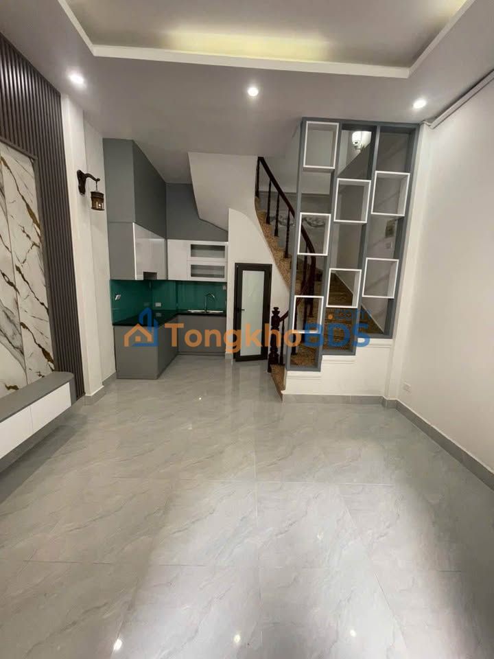 Nhà 28m² 5 tầng, 3 Ngủ, Gần Mặt Phố Vĩnh Hưng, Hoàng Mai - Giá 4 Tỷ