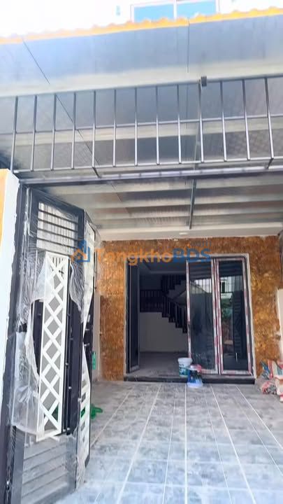 Nhà 70m² Vĩnh Ninh, Hoàng Mai - 4 Tầng Sân Cổng Riêng, Hướng Đông