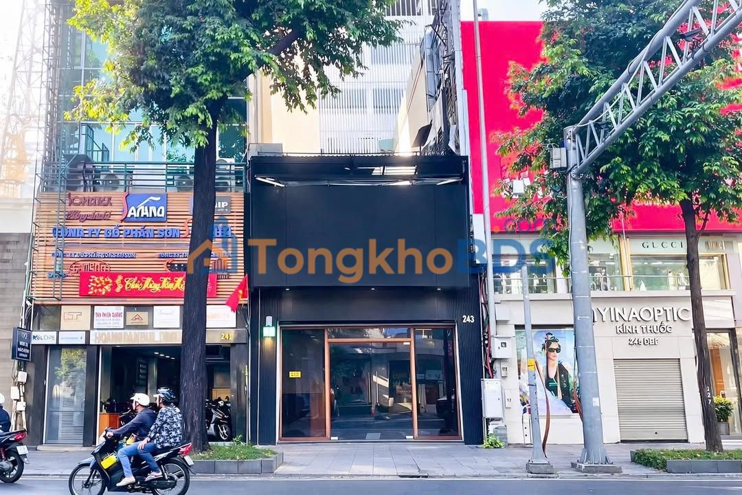 Nhà Góc 2 Mặt Tiền Điện Biên Phủ - Nam Kỳ Khởi Nghĩa, Quận 3 - 180m²