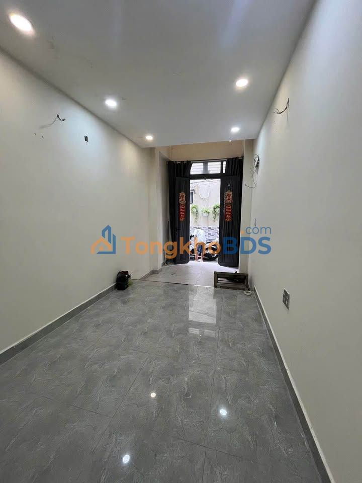 Nhà 05 tấm Bến Vân Đồn, Quận 4 - 24.2m² - 5.6 Tỷ - Khu VIP, Sẵn Sàng Ở Ngay