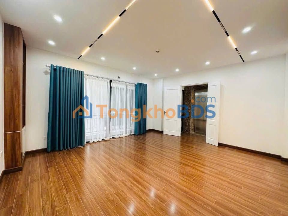 Cho thuê nhà riêng thang máy 6 tầng, 40m2 x 6 tầng, Trung Kính, Cầu Giấy - Sẵn sàng ở ngay