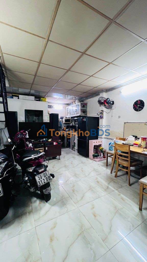 Nhà Hẻm 756 Đoàn Văn Bơ, Quận 4 - 33m² Giá 2.75 Tỷ, Sổ Hoàn Công