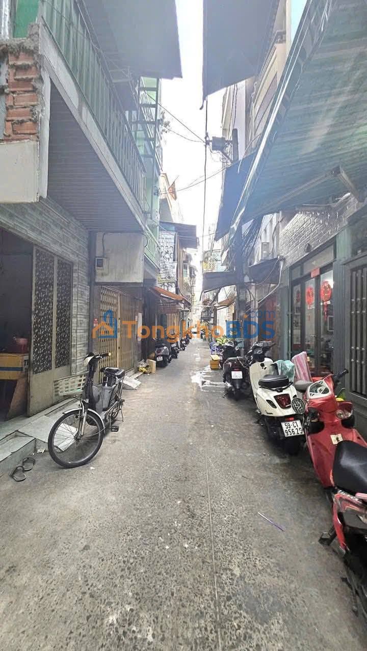 Bán Nhà 5 Tầng Hẻm VIP Đoàn Văn Bơ, Quận 4 - Sổ Hồng 73.8m²
