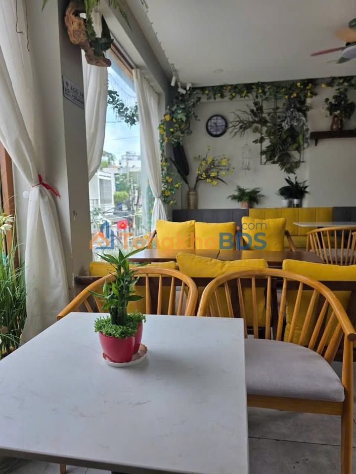 Sang Quán Cafe Vận Hành Trọn Gói 120m² Trần Nhật Duật, Nha Trang - Giá Tốt